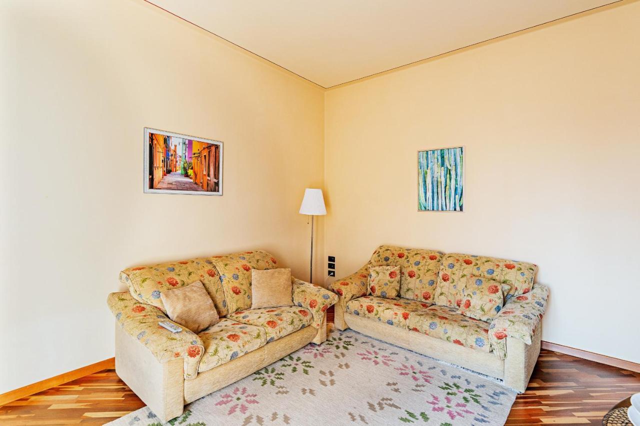 La Magnolia 2 Apartment By Wonderful Italy Desenzano del Garda Luaran gambar